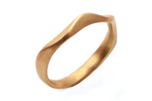 Load image into Gallery viewer, Alternative Unique 18k Wedding Band