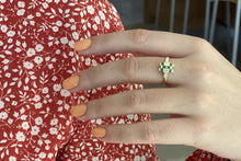 Load image into Gallery viewer, Unconventional Engagement Ring - Green Emerald Diamond