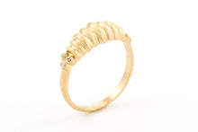 Load image into Gallery viewer, Alternative Style Gold Ring with Ribbed Detail