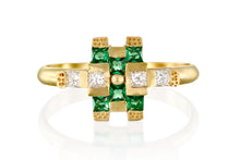 Load image into Gallery viewer, Unconventional Engagement Ring - Green Emerald Diamond