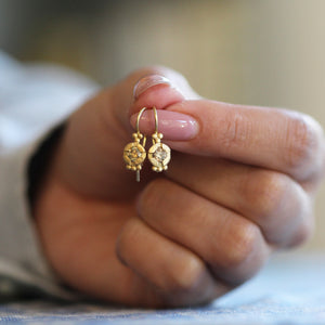 Solid 18K Yellow Gold Dangle Earrings with Champagne Diamond