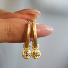 Load image into Gallery viewer, Hoop Earring Gold set with Salt and Pepper Diamonds