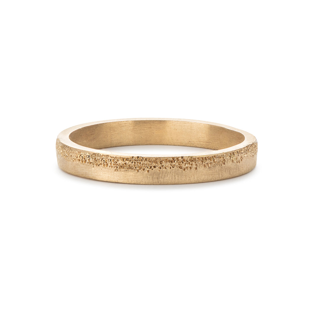 Handcrafted 18k Gold Wedding Band with Textured Finish - Minimalist Style
