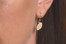 Load image into Gallery viewer, Gold Drops Earrings