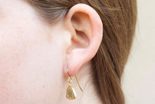 Load image into Gallery viewer, Black diamonds dangle earrings triangle