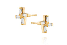 Load image into Gallery viewer, 18k Gold Earrings set with Rectangle Diamond