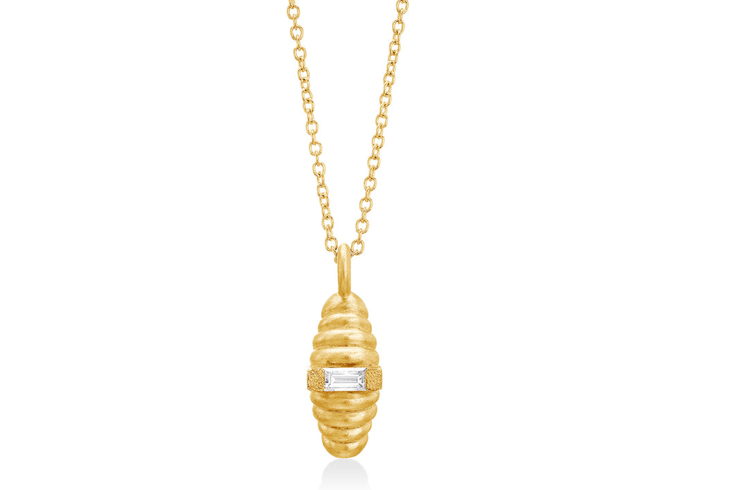 18k Gold Spiral Necklace set with baguette Diamond.