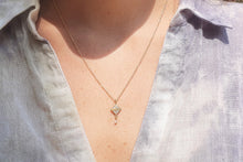 Load image into Gallery viewer, 18k  Necklace with square Diamond