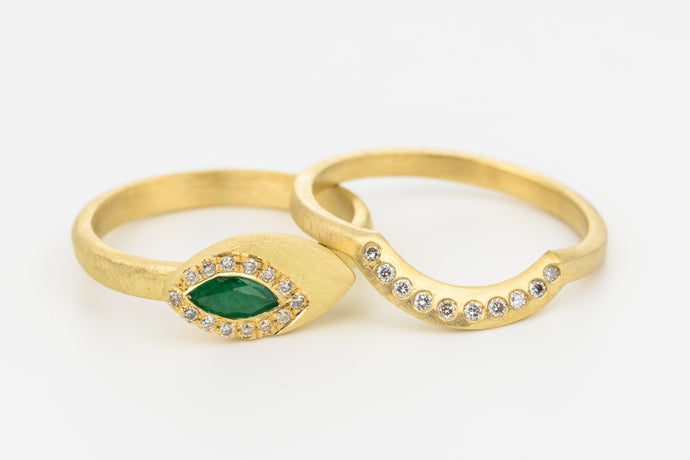 Diamond Emerald Wedding Rings Set