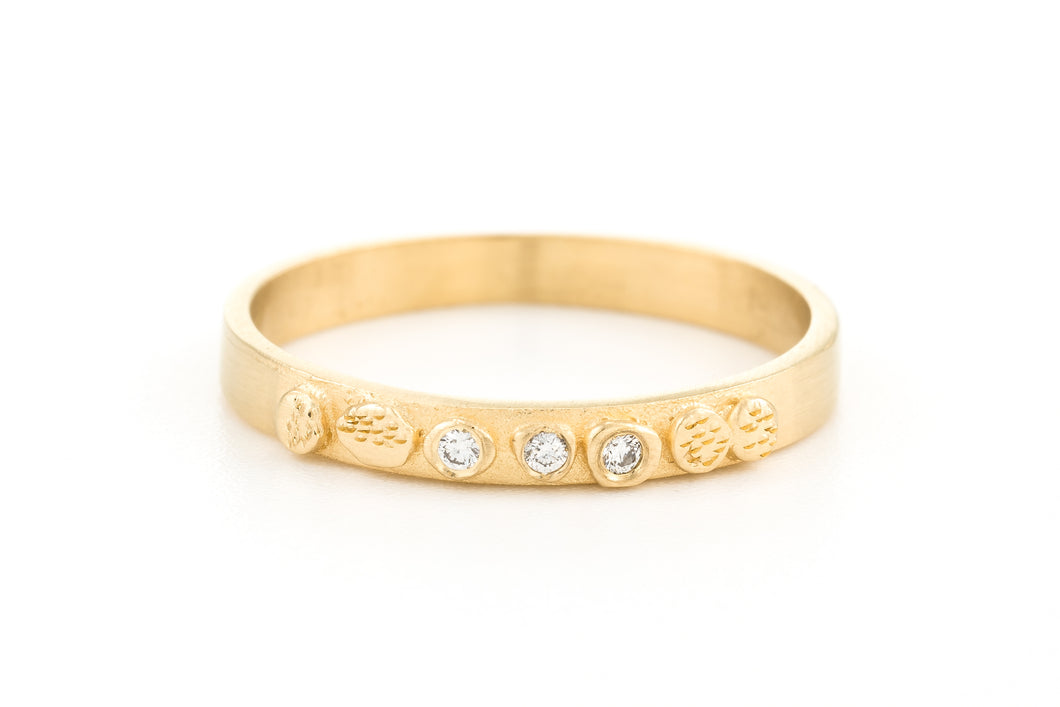 18k Diamond Minimalistic Engagement Ring