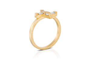 18k Baguette Engagement Ring set with Diamond
