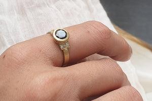 Round Diamond Ring with Black Diamond, Cluster Diamond Ring