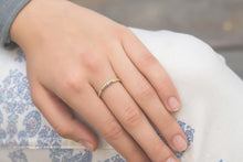 Load image into Gallery viewer, 18k gold Infinity Sapphire Engagement Ring